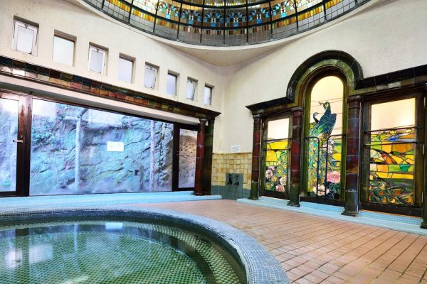 【岩本楼ローマ風呂】2001年に国登録有形文化財に登録され、歴史的価値も高く認められています。